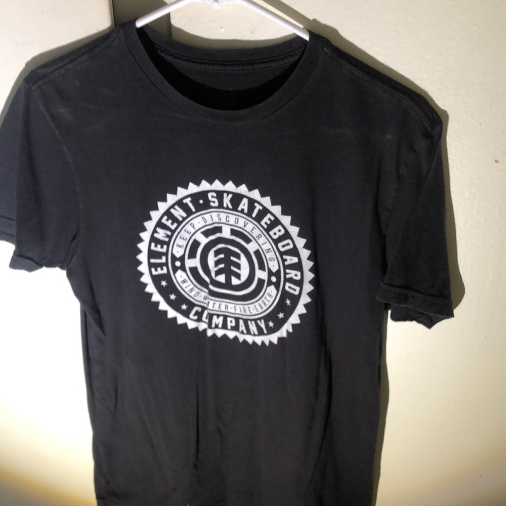 Element tee